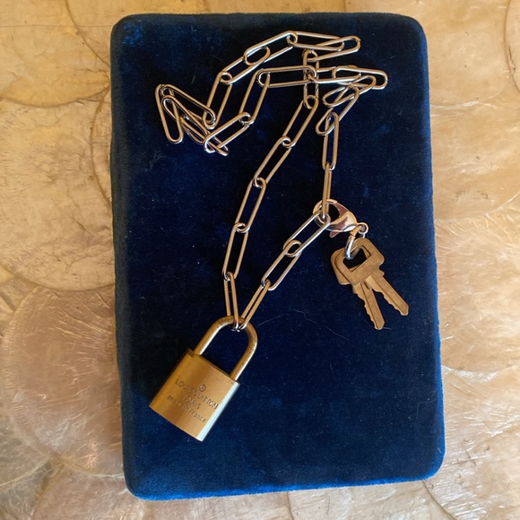 Louis Vuitton reimagined authentic padlock paper clipchain necklace - Picture 6 of 9
